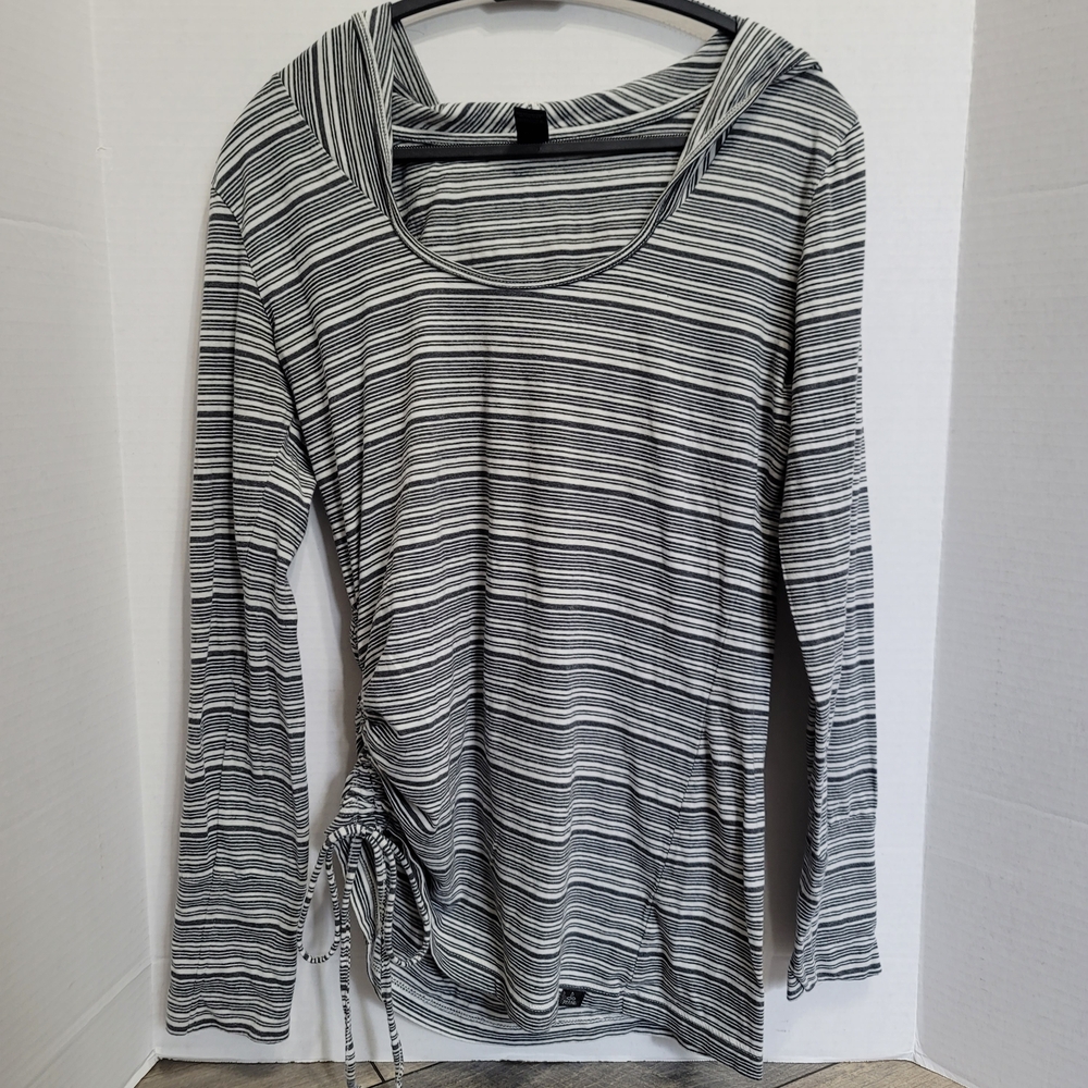 Prana Gray/White Striped Long Sleeve Vinyasa Top Sustainable Breathe Hoodie Med